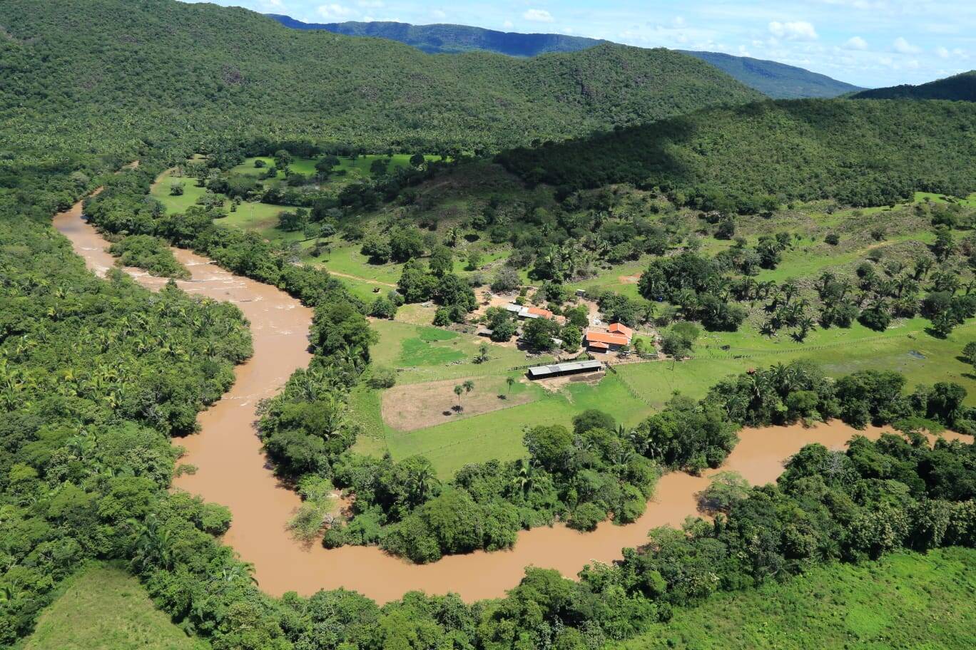 #FA0110 - Fazenda para Venda em Barra do Bugres - MT